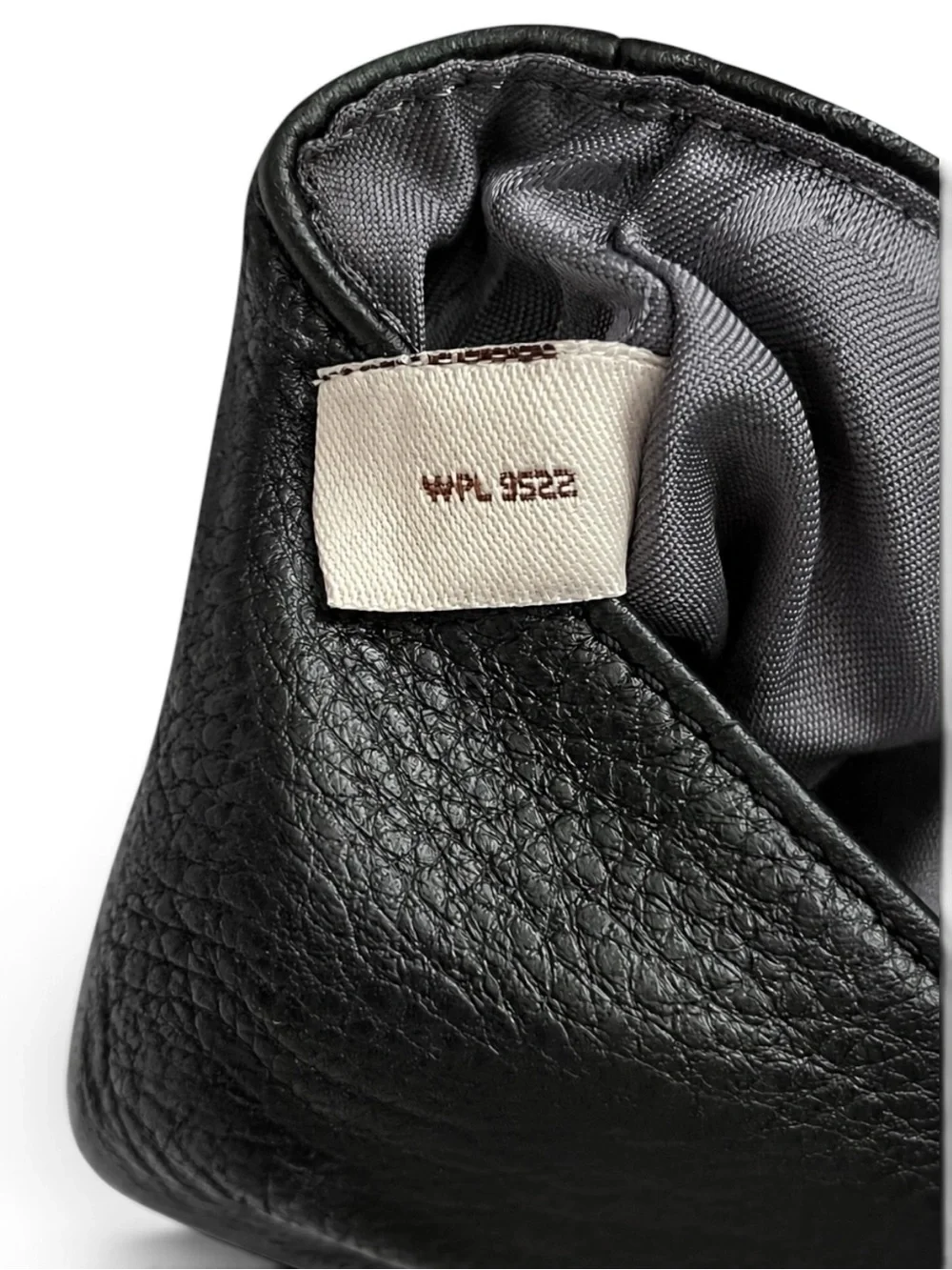 NWOT Vintage UGG Black Pebble Leather Mini Wristlet Pouch Purse Card Case Holde